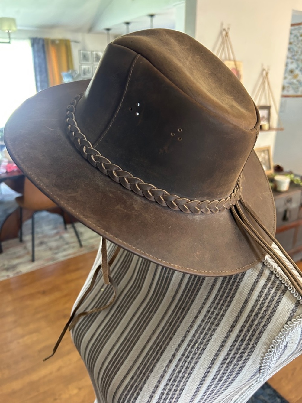 Unisex Brown Leather Outback Hat - Classic Braided Band